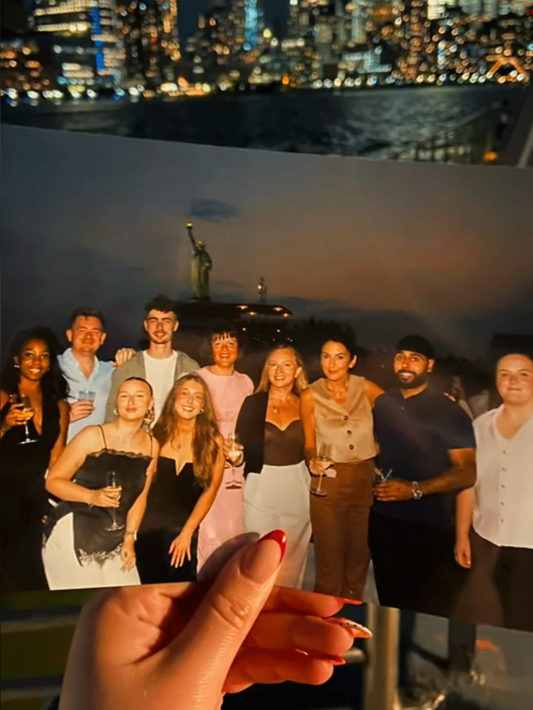 NYC Bateaux City Cruise with dinner